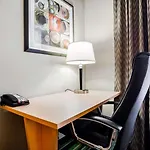 Comfort Inn Kansas City / Airport