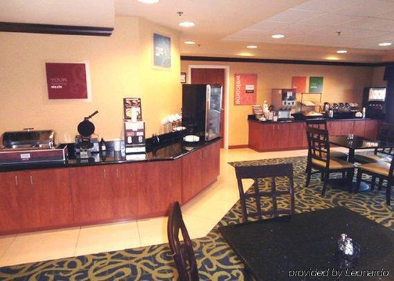 Hotel Comfort Kansas / Airport 3*