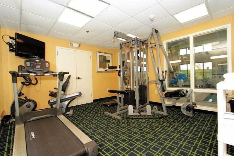 Comfort Kansas / Airport Hotel