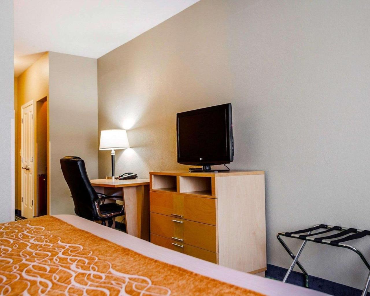 Hotel Comfort Kansas / Airport 3*