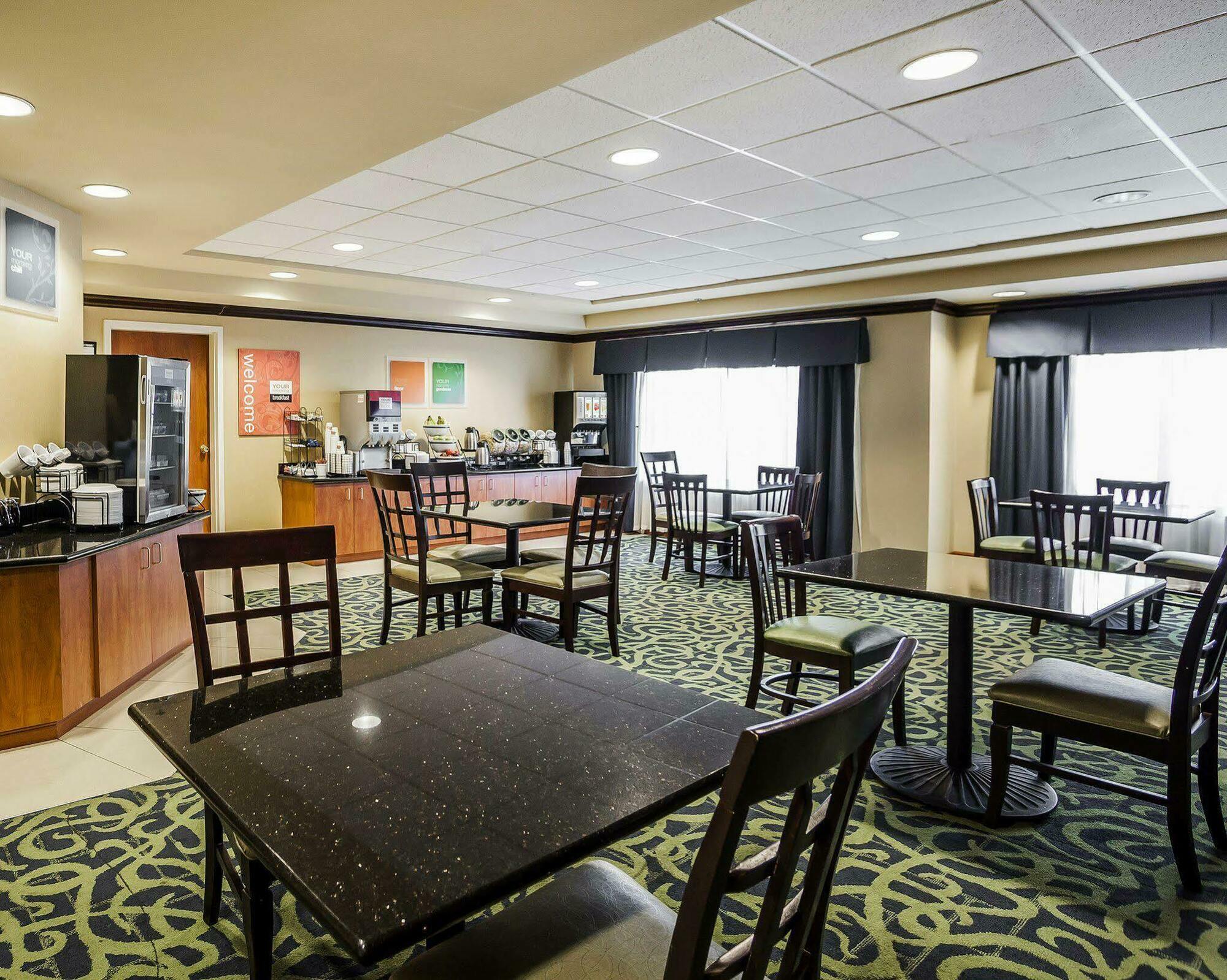 Comfort Kansas / Airport Hotel 3*
